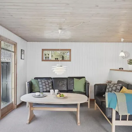 Ketildor - 100m From The Sea By Interhome Hals