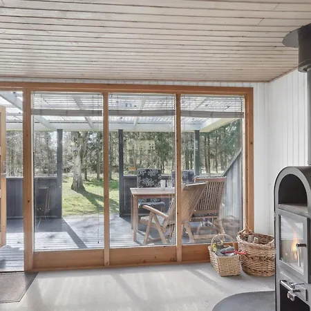Ketildor - 100m From The Sea By Interhome